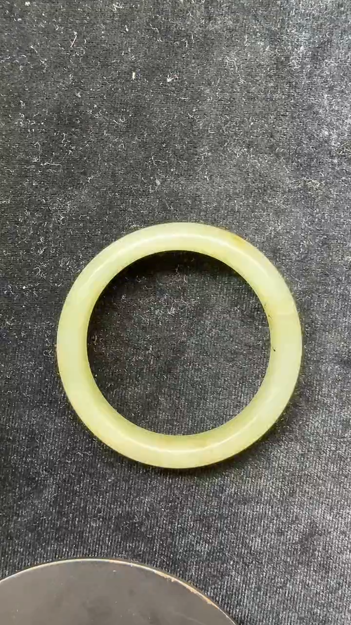 和田玉手镯未镶嵌128圈口50.7