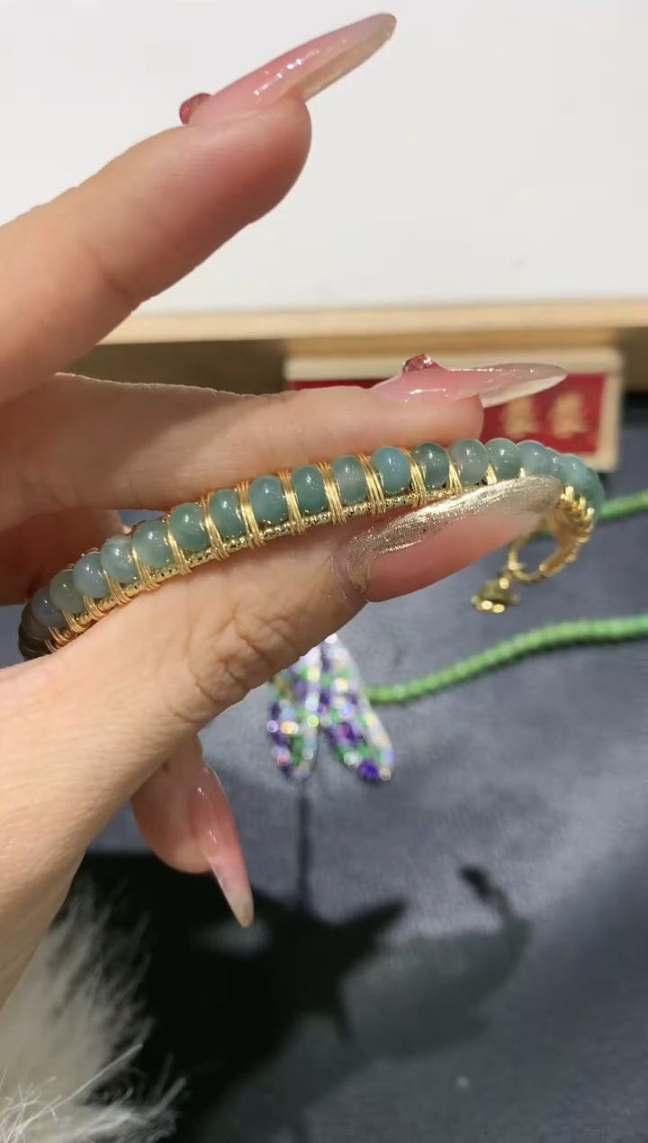 【闪购商品】翡翠吊坠(不含链)合金6多人多样性随机发货1件