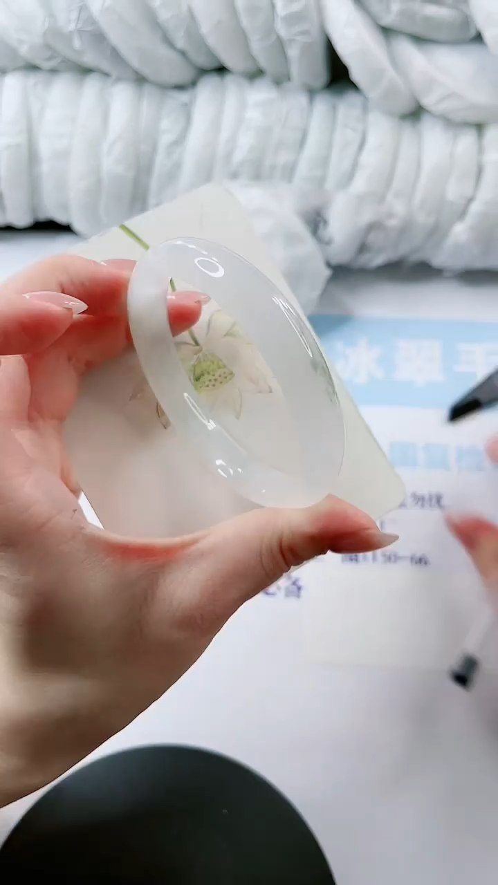 【闪购商品】石英质玉手镯未镶嵌多样性发货L318