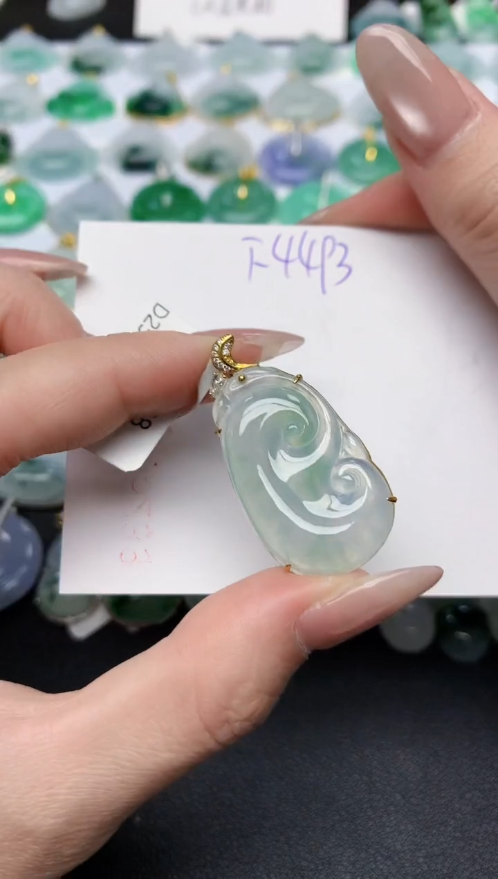 颈饰18K金镶嵌翡翠天然缅甸A货翡翠百元以上9元证书费自理