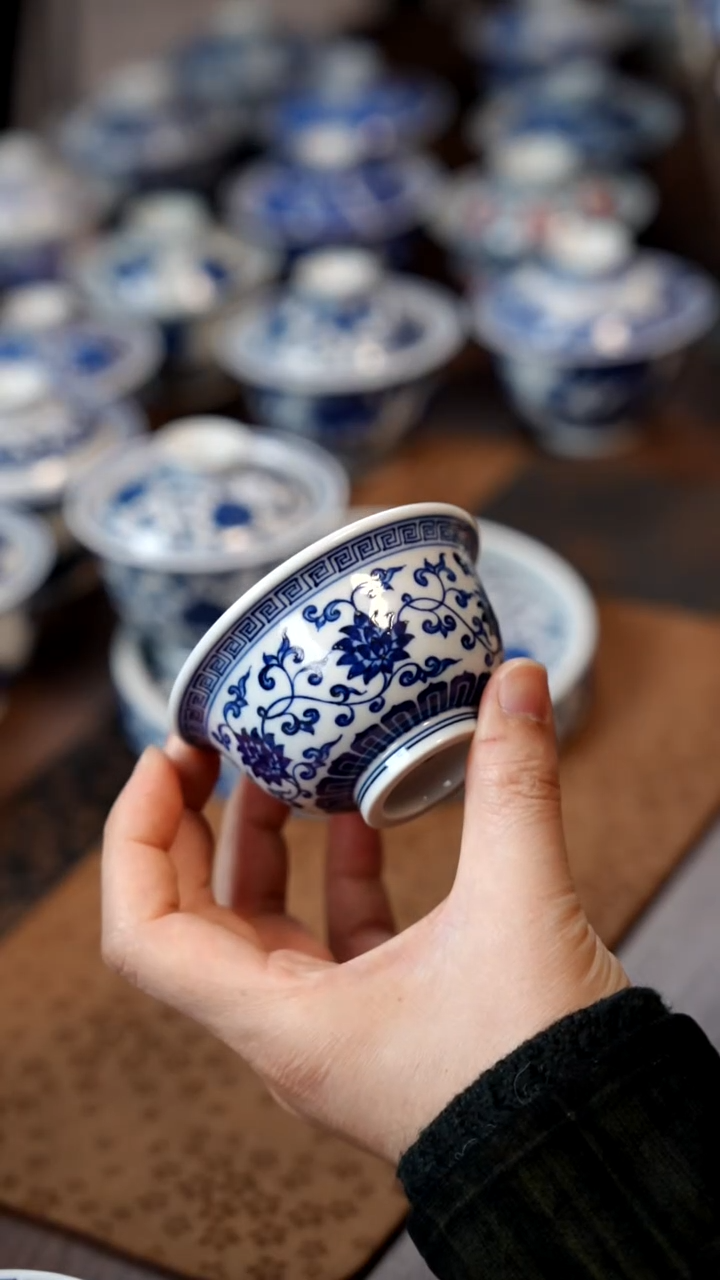 春风缠枝压手1111111111