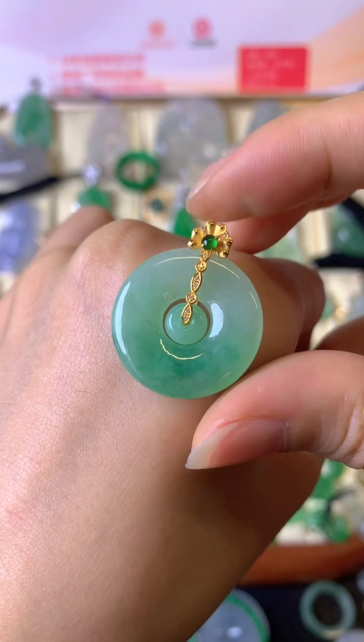 【闪购商品】翡翠颈饰18K金镶嵌成品吊坠