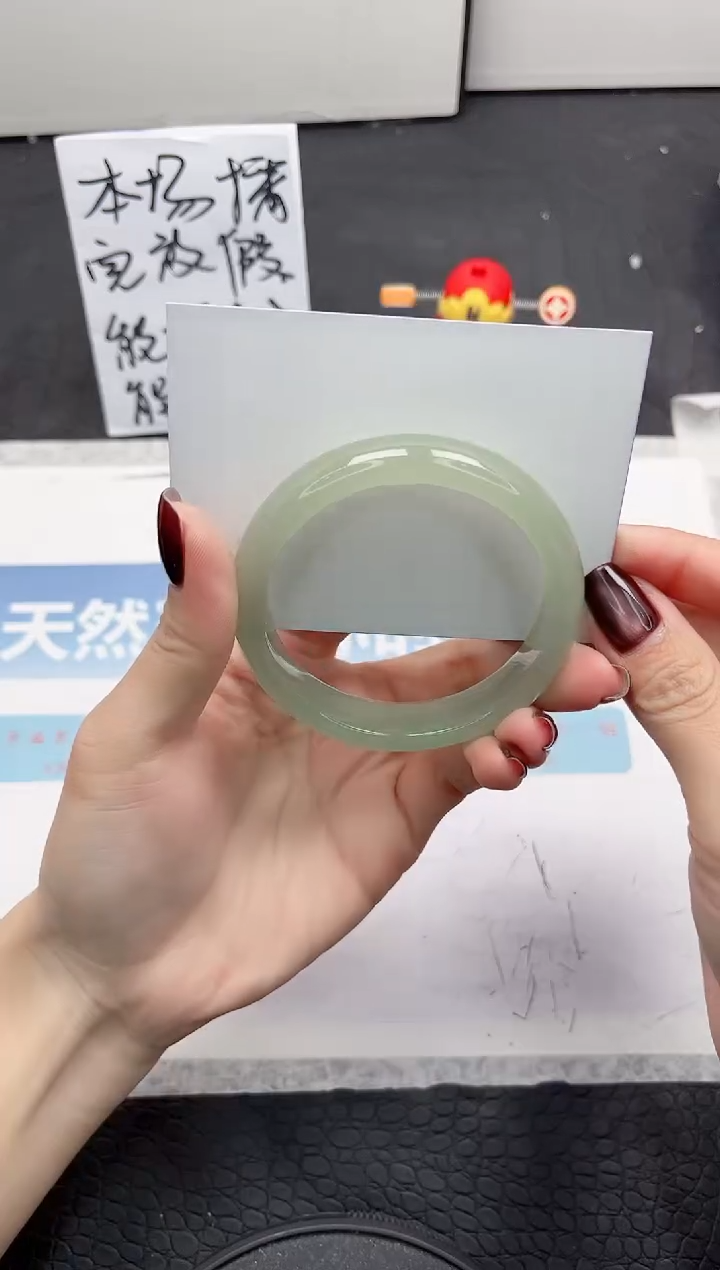 【闪购商品】石英质玉手镯未镶嵌L117-56.3