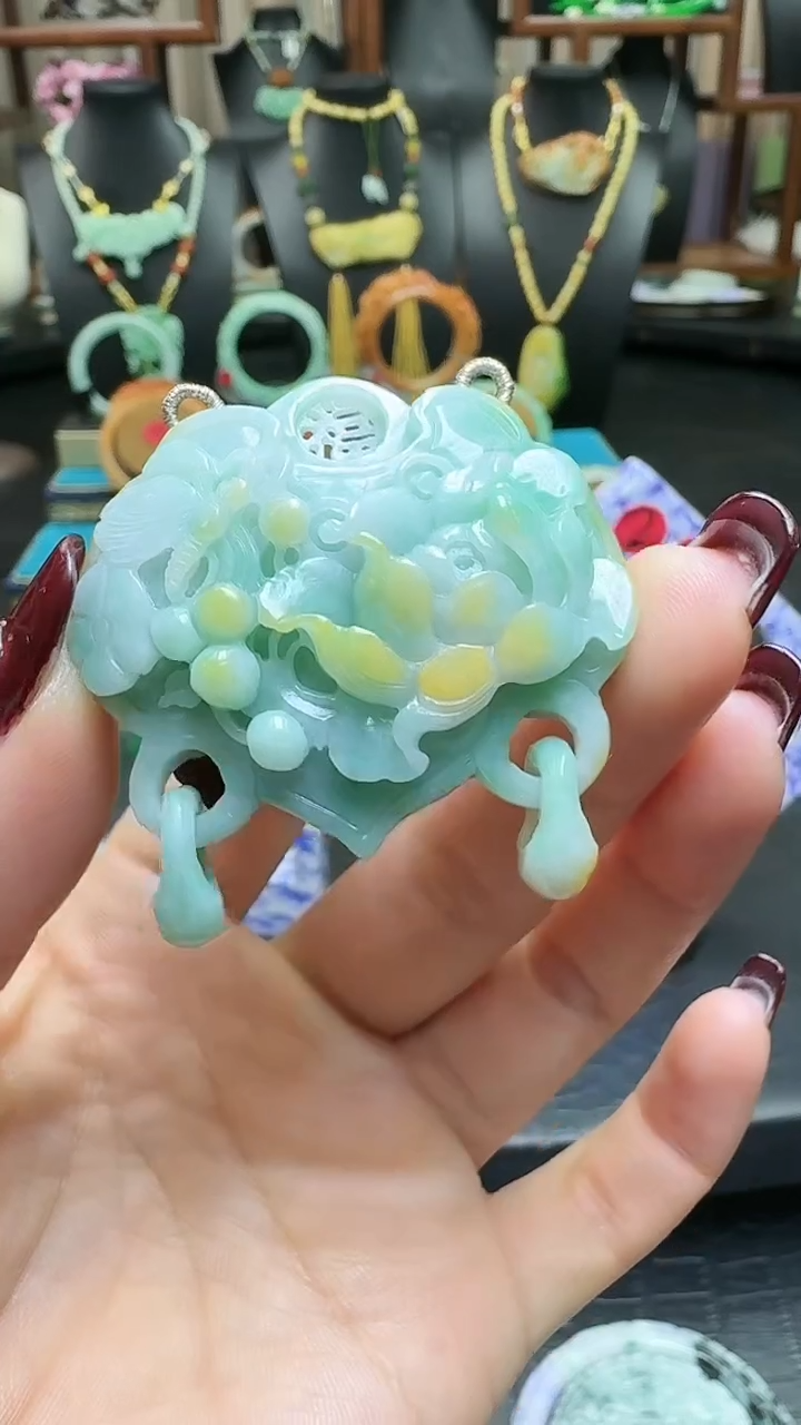 【闪购商品】翡翠颈饰未镶嵌如意锁