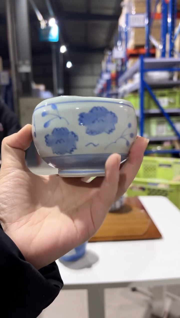 瓷染付草花； 楽らく碗染付草花； 楽らく碗