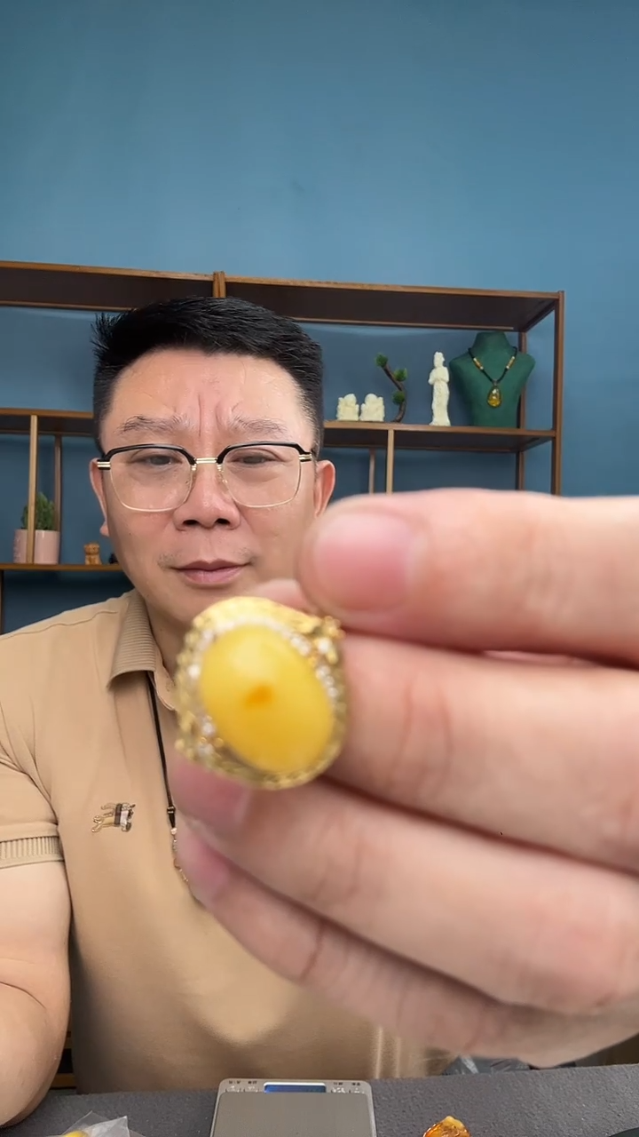 未镶嵌琥珀裸石58（有瑕介意勿拍）