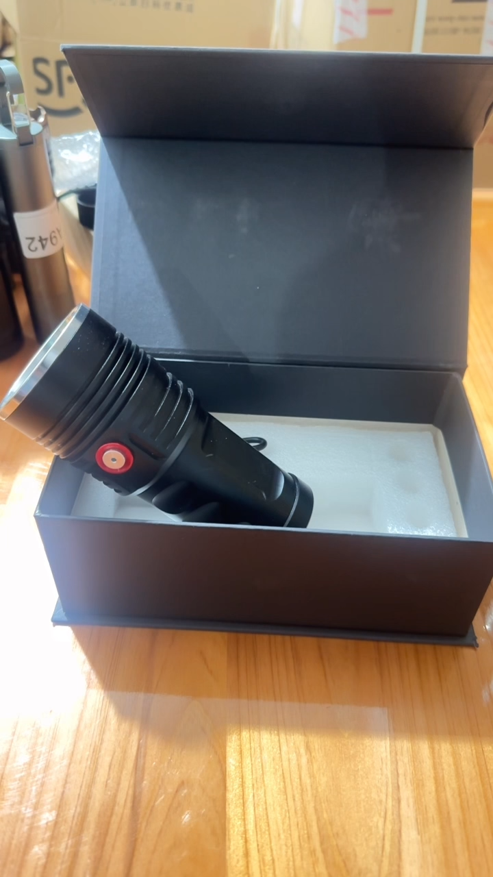 A943定焦三灯珠不带电池盒装