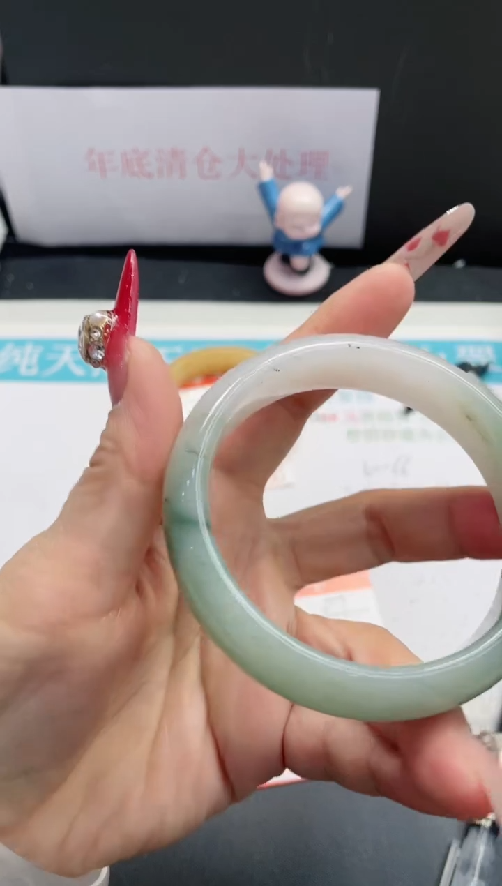 【闪购商品】石英质玉手镯未镶嵌97