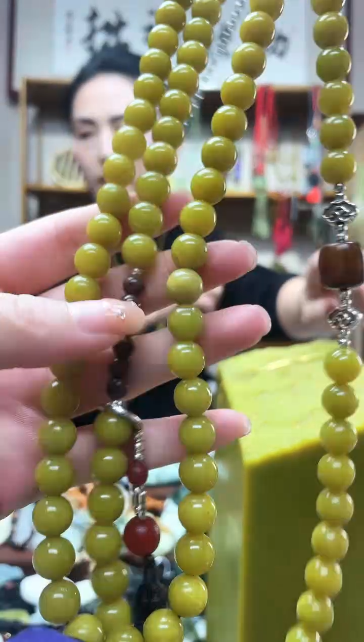 未镶嵌岫玉吊坠·斜跨