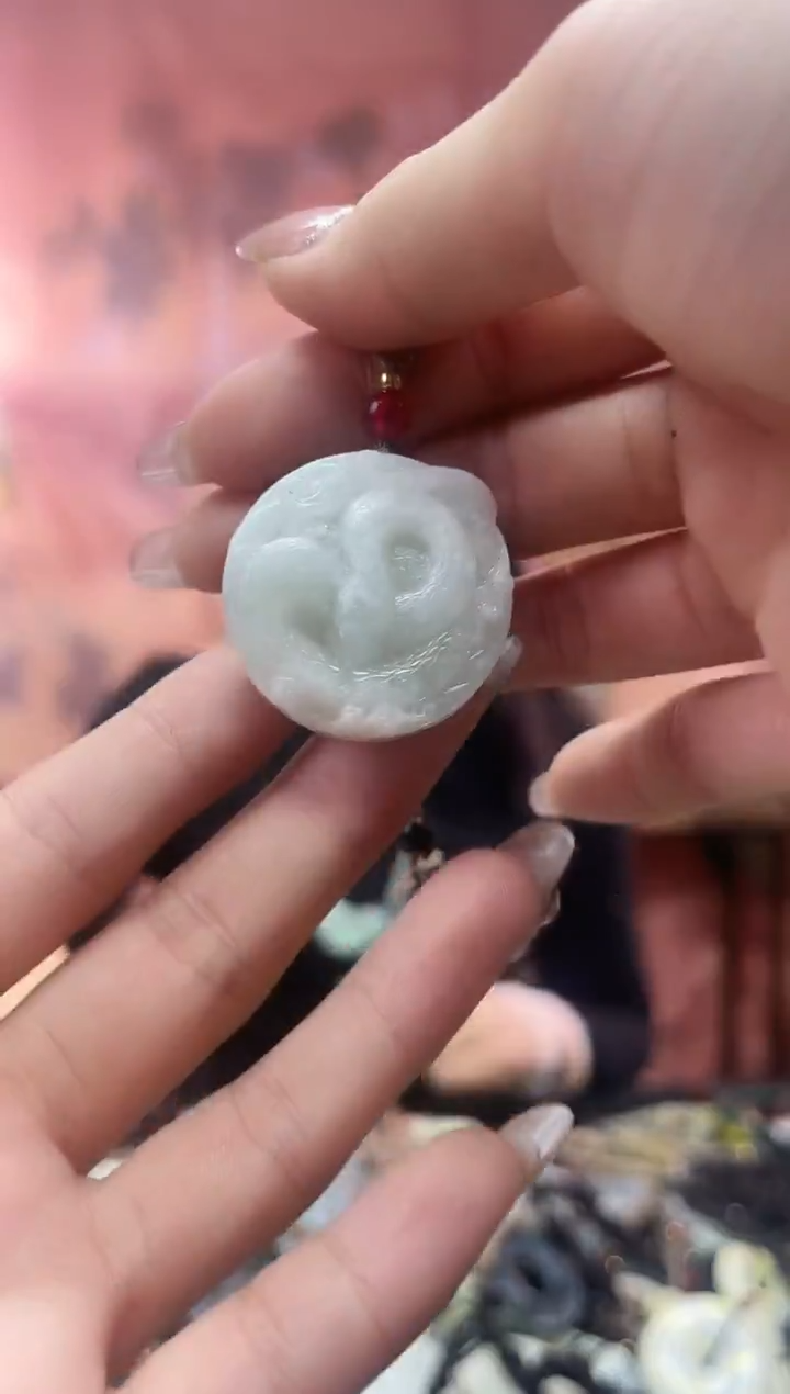 未镶嵌岫玉吊坠`