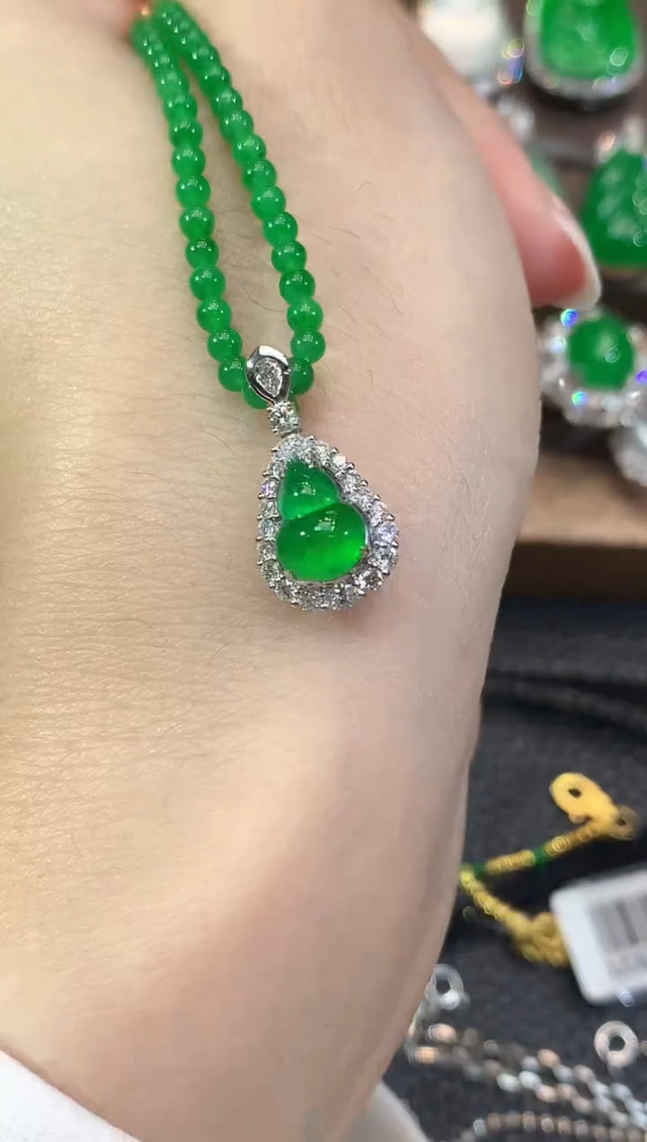 吊坠(不含链)18K金镶嵌翡翠A16