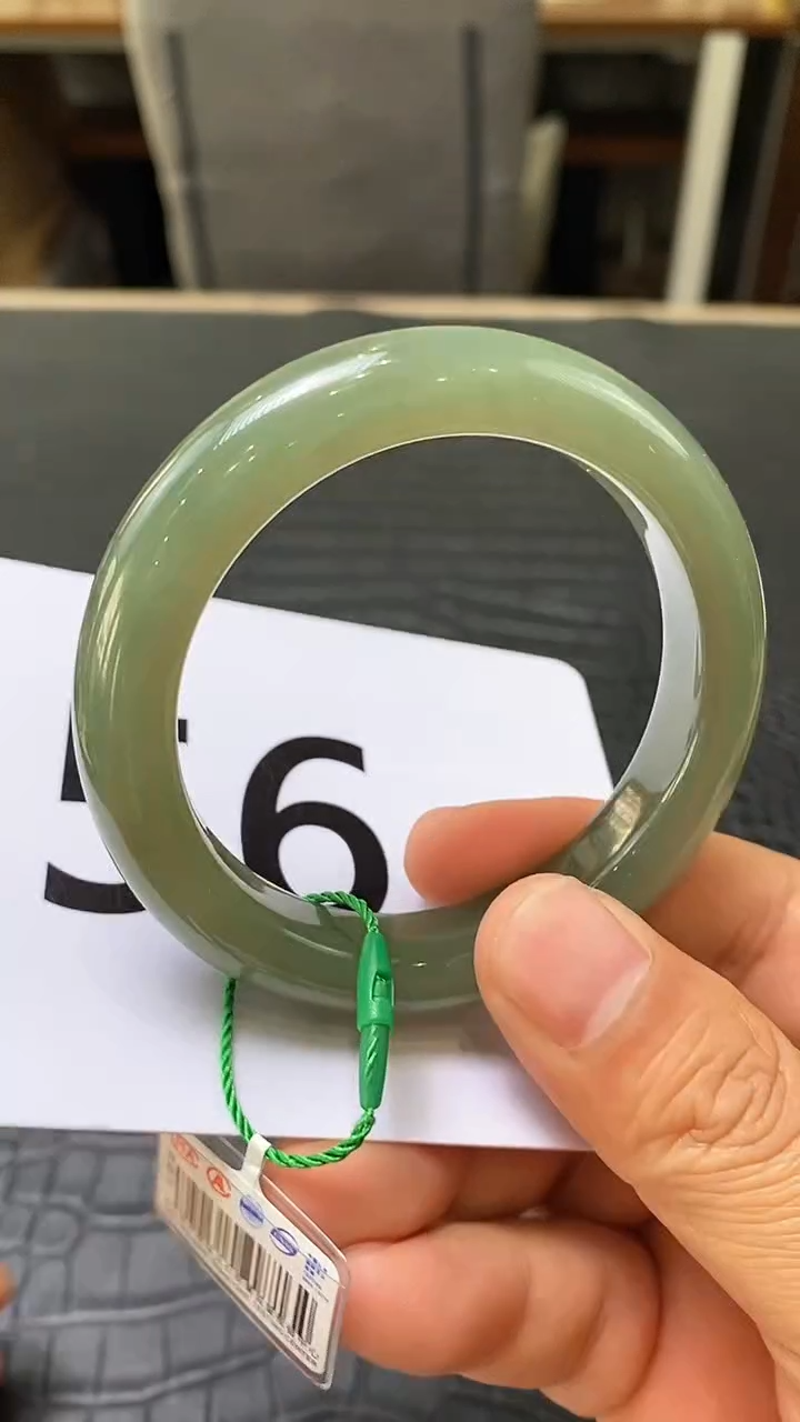 【闪购商品】和田玉手镯未镶嵌一个