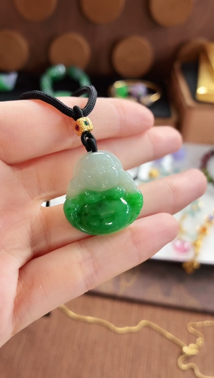 翡翠未镶嵌颈饰吊坠