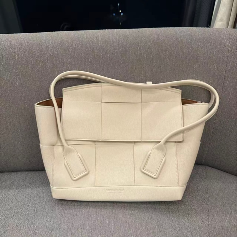 95新 BOTTEGA VENETA/葆蝶家 乱乱子中古/女士/单肩包/119970