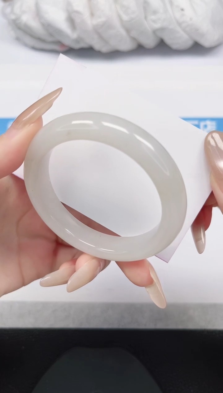 未镶嵌手镯石英岩玉276-52.3