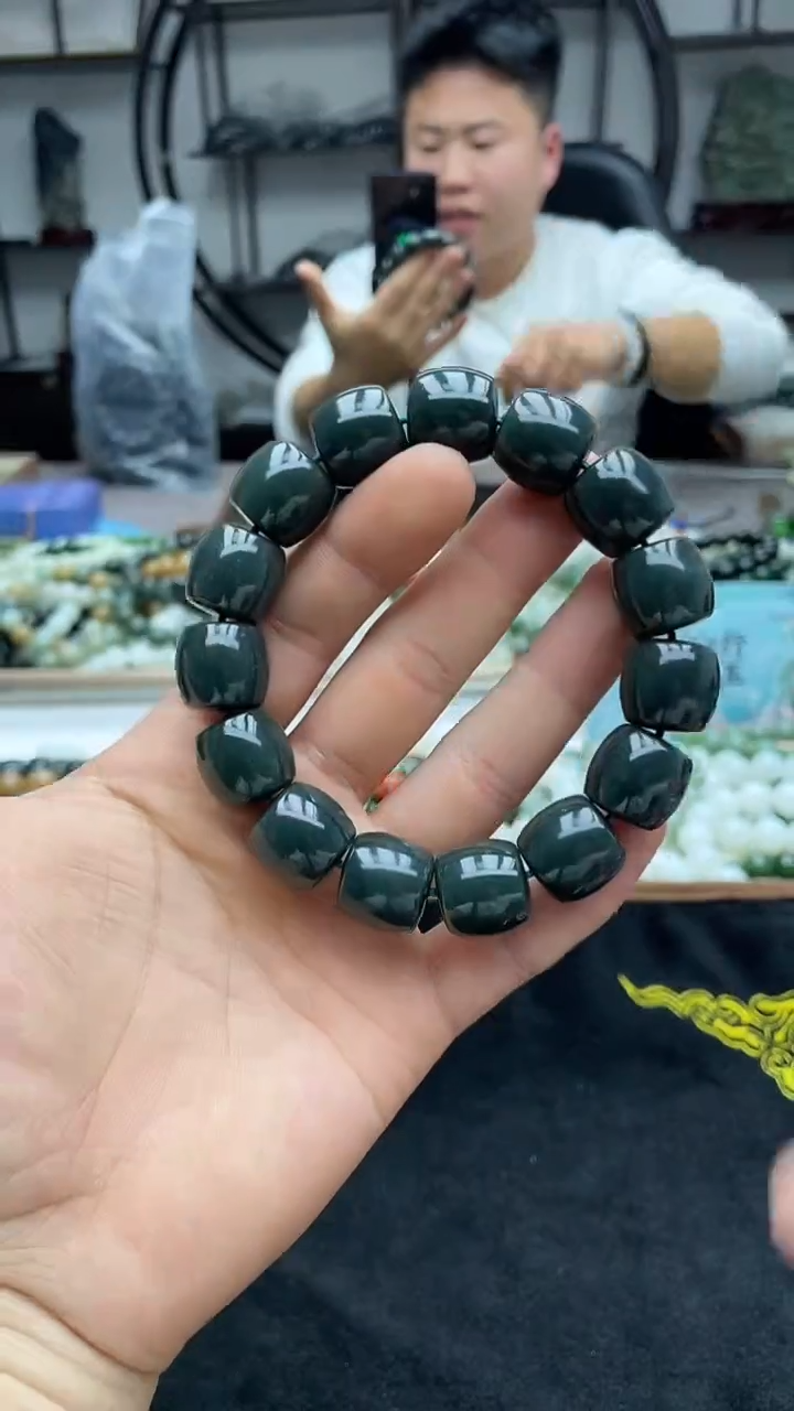 未镶嵌手串和田玉新疆叶城油青16直切