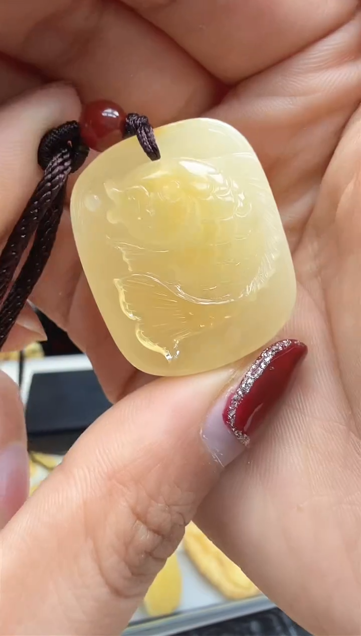 【闪购商品】琥珀裸石未镶嵌挂坠