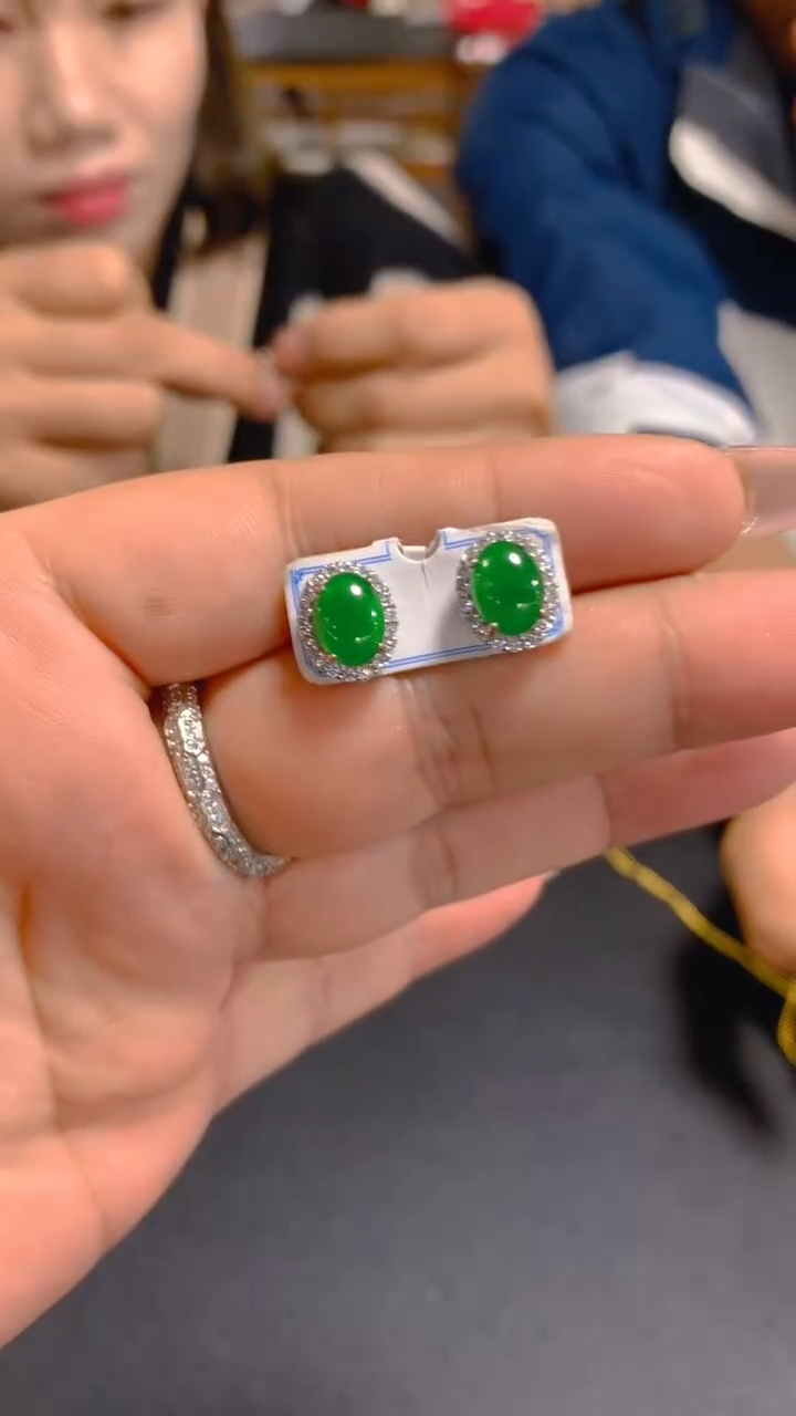 【闪购商品】翡翠耳饰未镶嵌0917255418多样性发其一