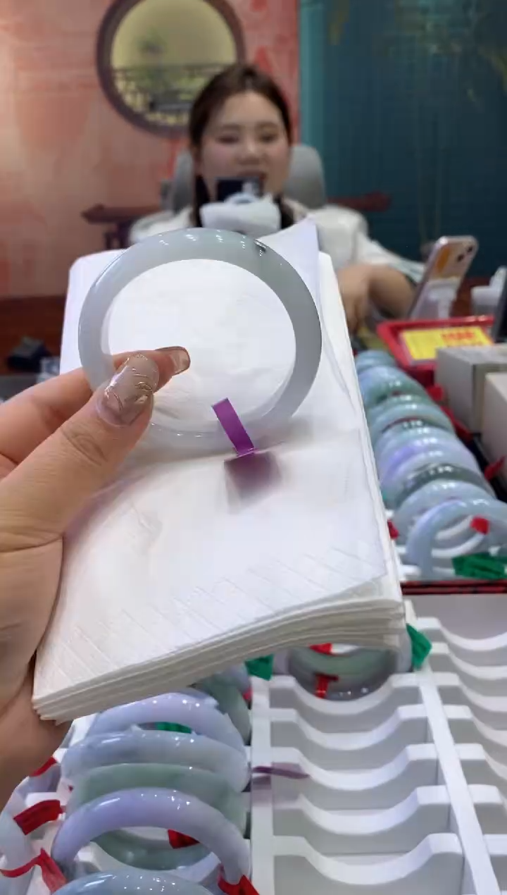 【闪购商品】翡翠手镯未镶嵌多人011473