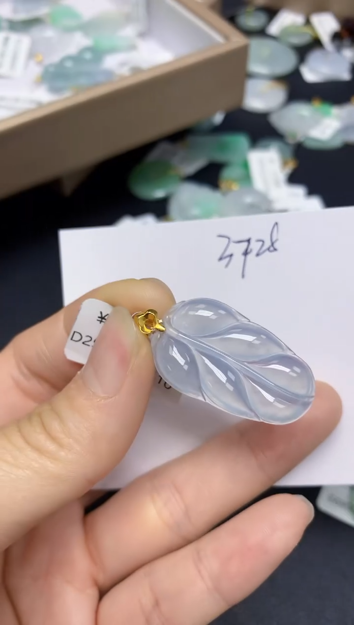 【闪购商品】翡翠挂件18K金镶嵌 天然翡翠A货