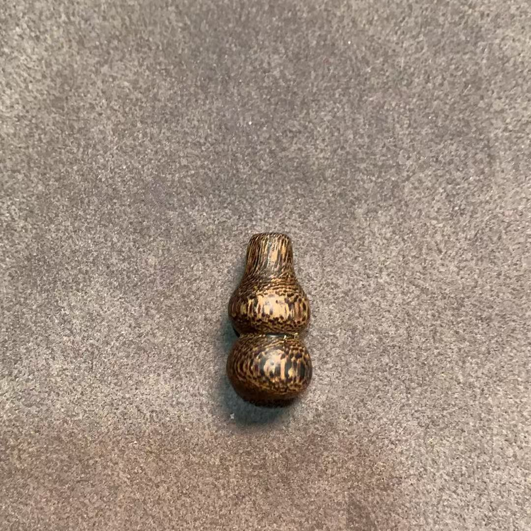 文莱沉香 立体葫芦手把件