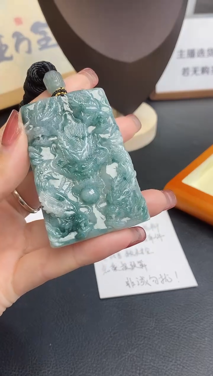 翡翠未镶嵌颈饰缅甸天然翡翠