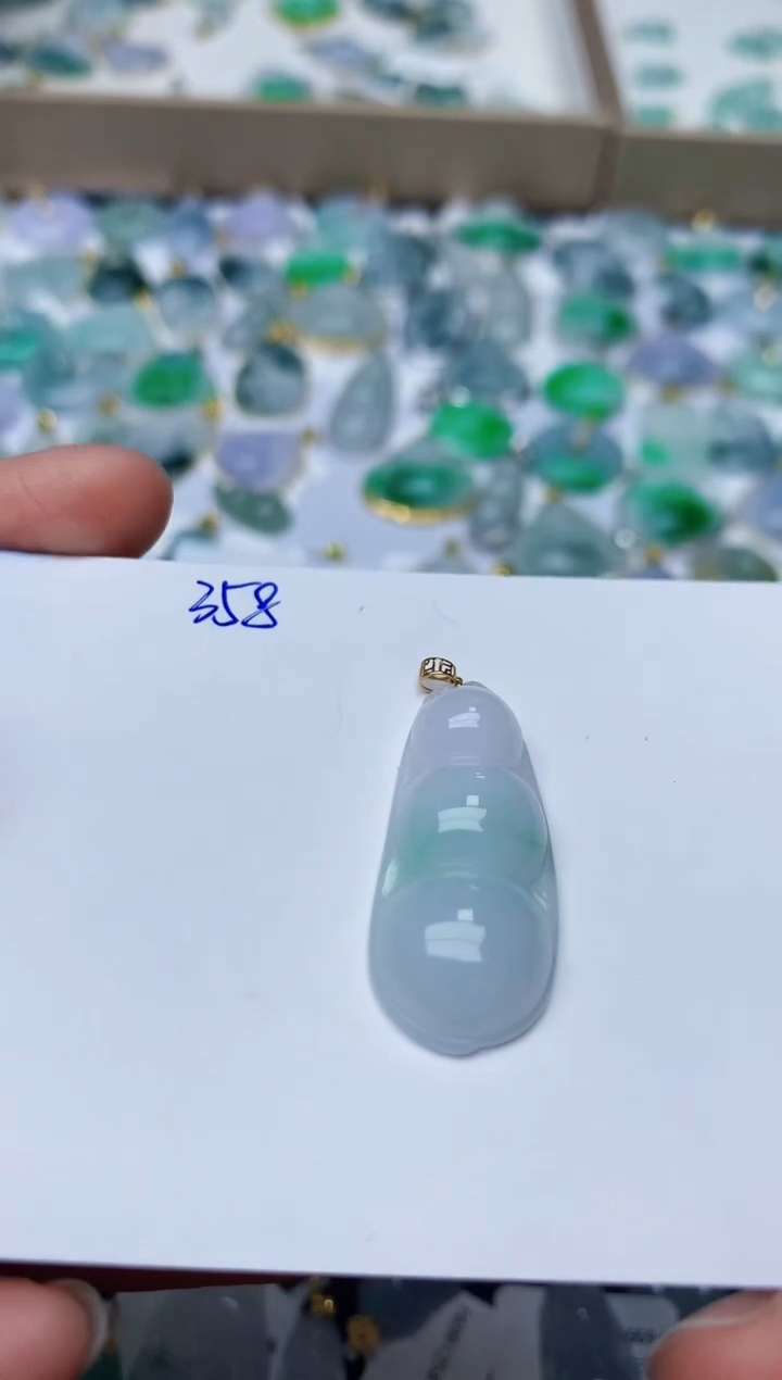 【闪购商品】翡翠颈饰18K金镶嵌天然翡翠A货    358