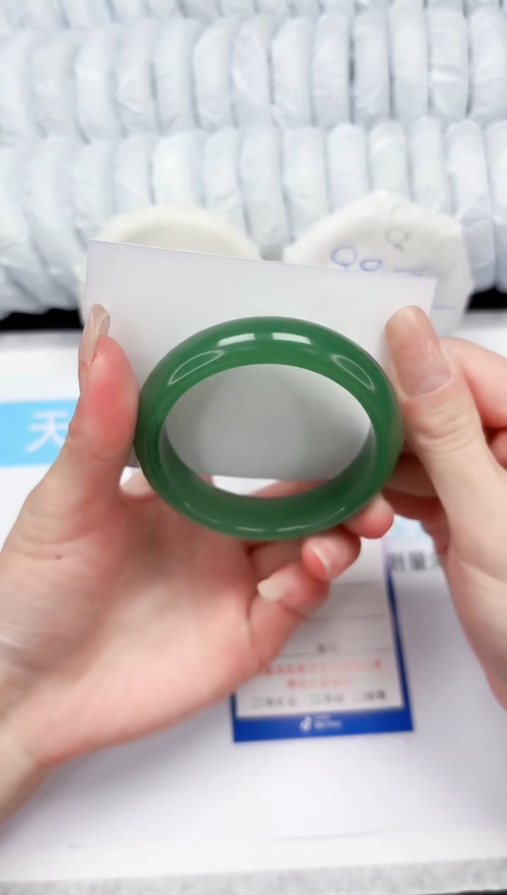 【闪购商品】石英质玉手镯未镶嵌210-56