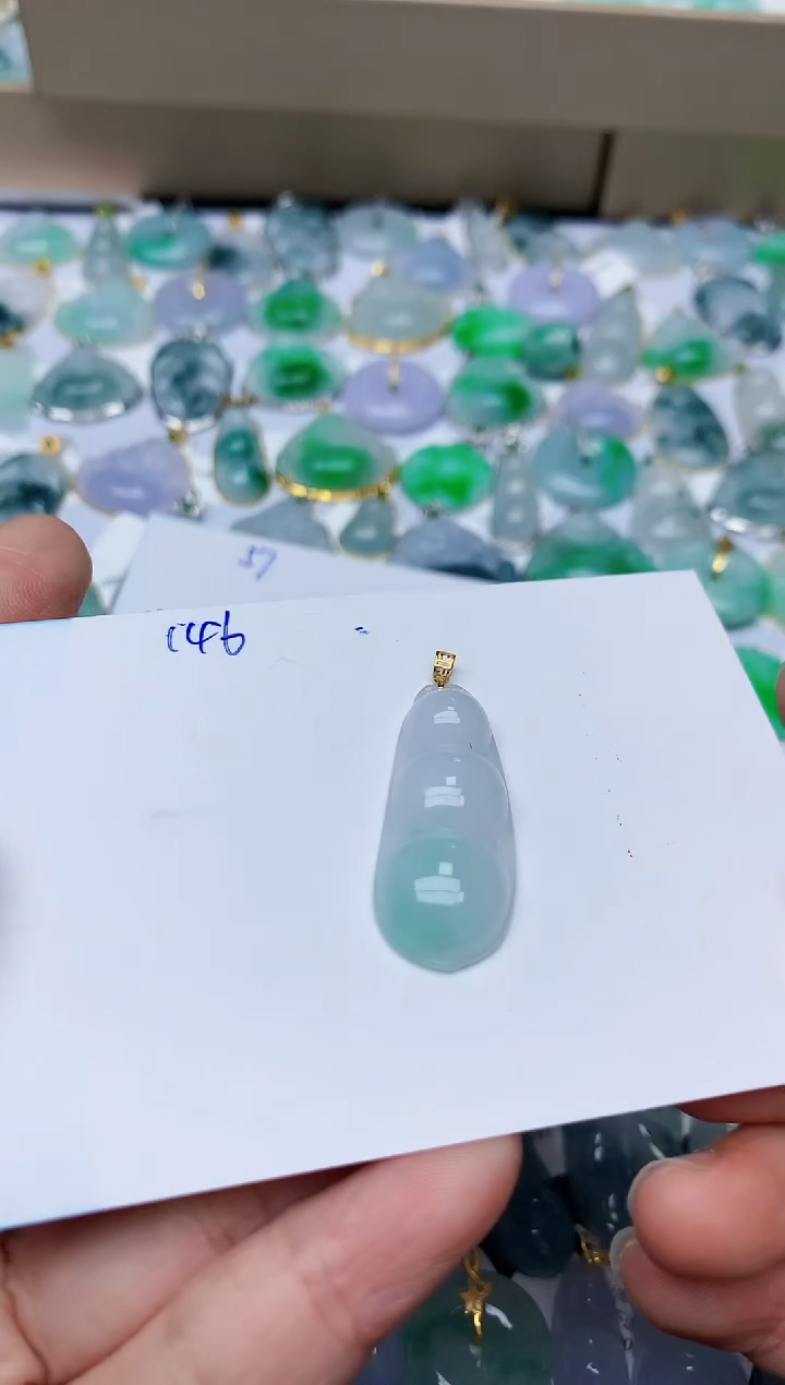 【闪购商品】翡翠颈饰18K金镶嵌天然翡翠A货  