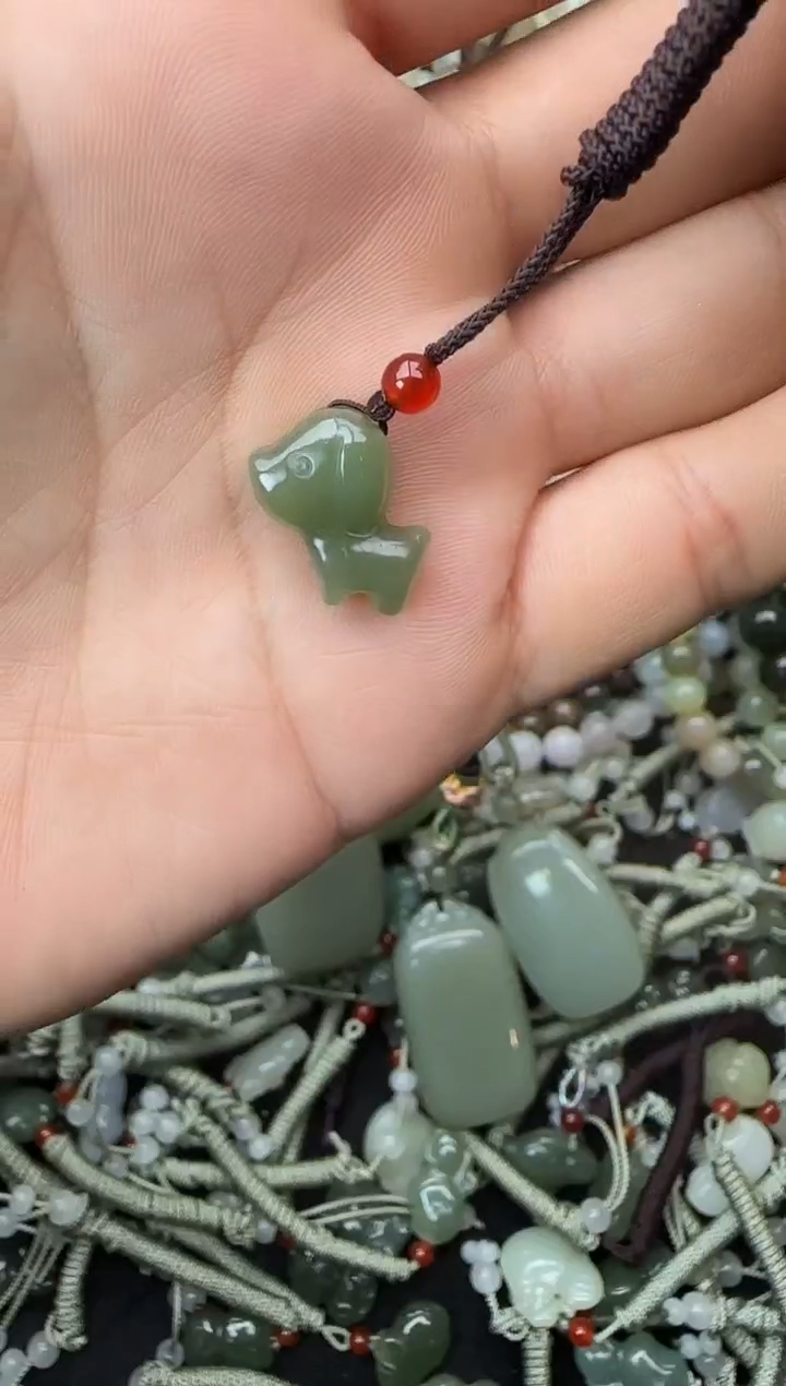 颈饰未镶嵌和田玉拍一发一