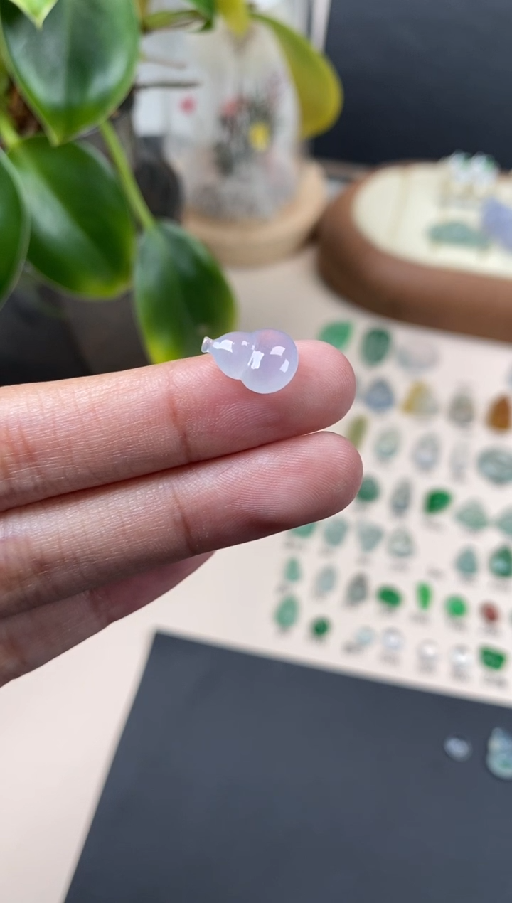 【闪购商品】翡翠颈饰未镶嵌翡翠冰紫葫芦