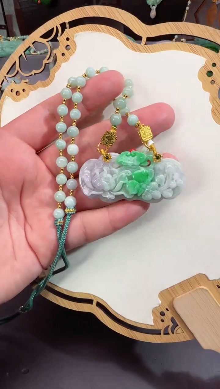 【闪购商品】翡翠颈饰未镶嵌牌子