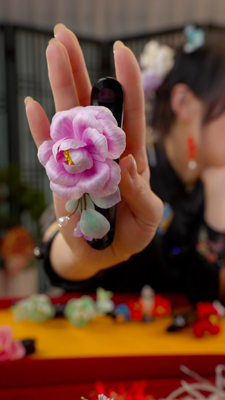 刺绣非遗绒花手工饰品