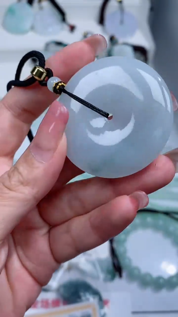 翡翠未镶嵌颈饰吊坠