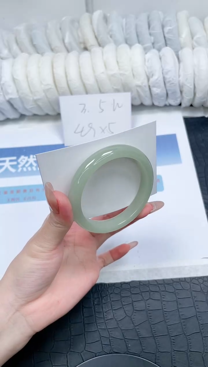 【闪购商品】石英质玉手镯未镶嵌T292-56