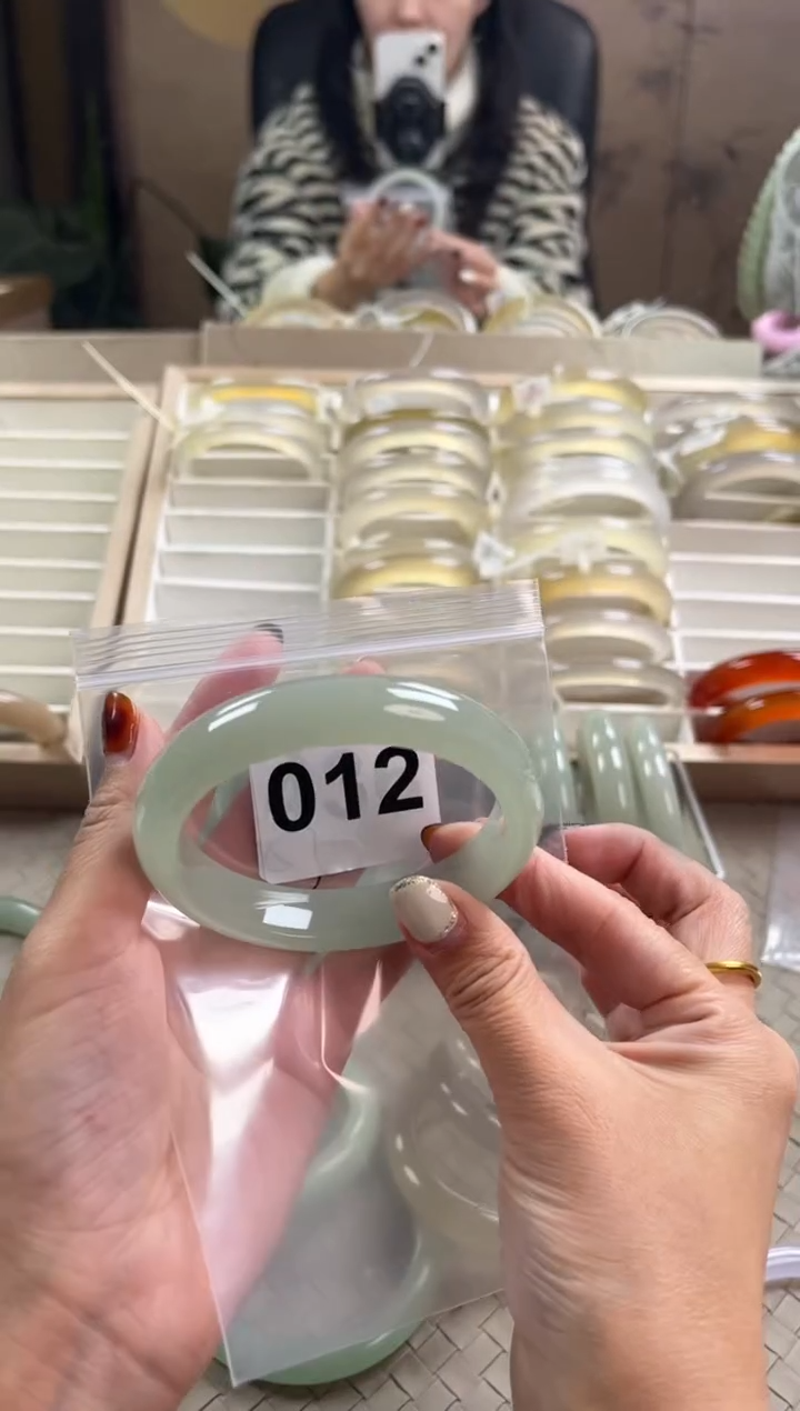 未镶嵌手镯石英质玉小**蛋012