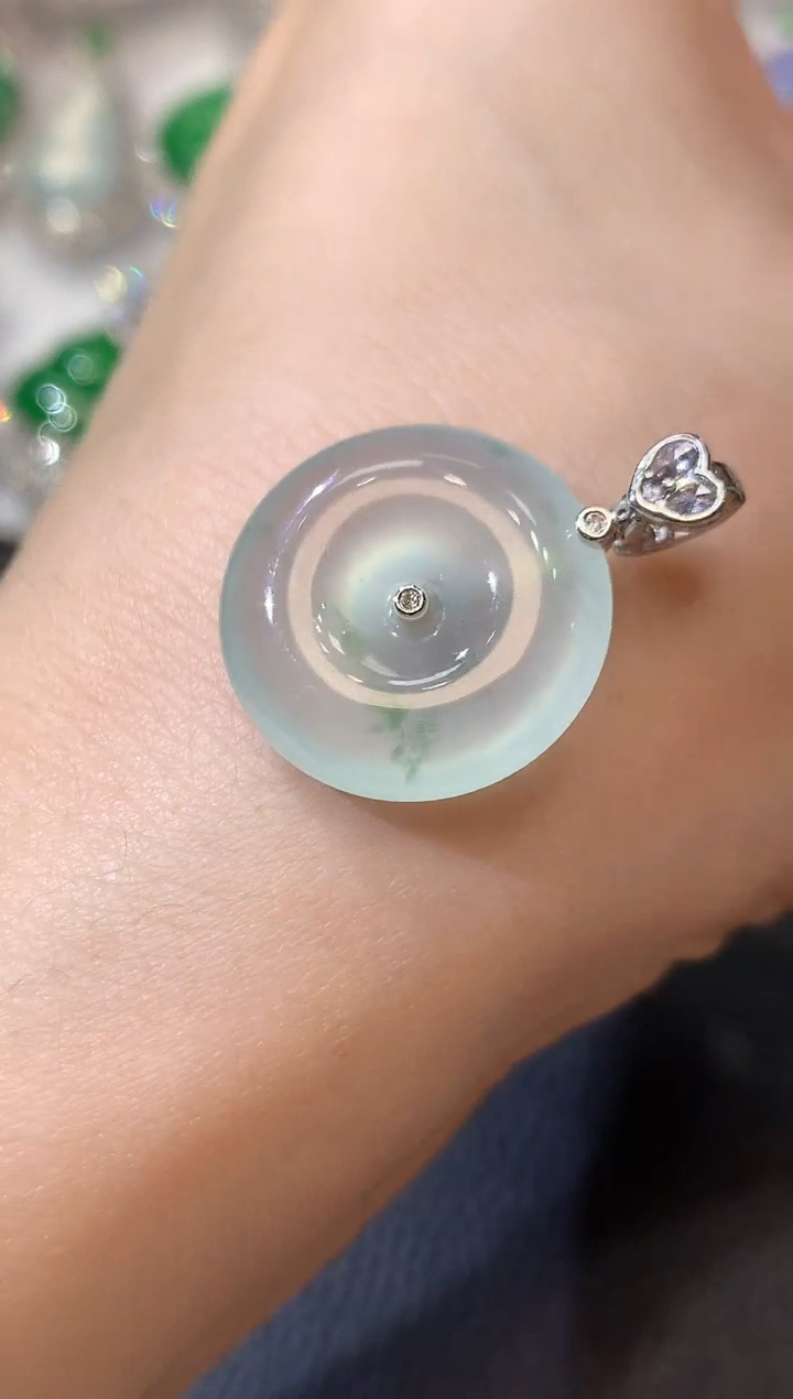 【闪购商品】翡翠吊坠(不含链)18K金镶嵌D11