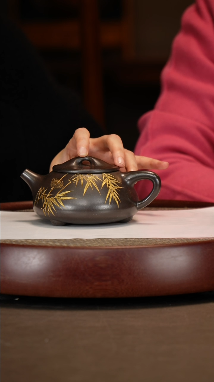 【闪购商品】紫砂茶壶玄铁砂景舟石瓢300c