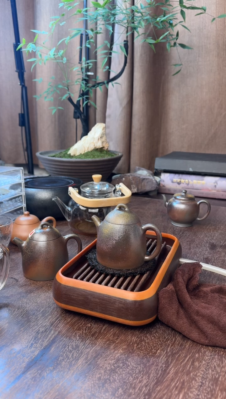 茶壶紫砂秦权-半手工制-黄龙山紫泥-40目-容量：200CC“微瑕柴烧”