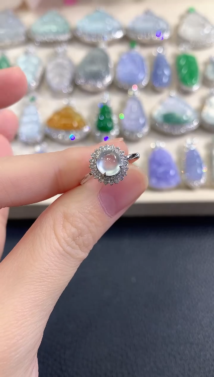 18K金镶嵌戒指翡翠冬日珠宝多样性发货一件W40