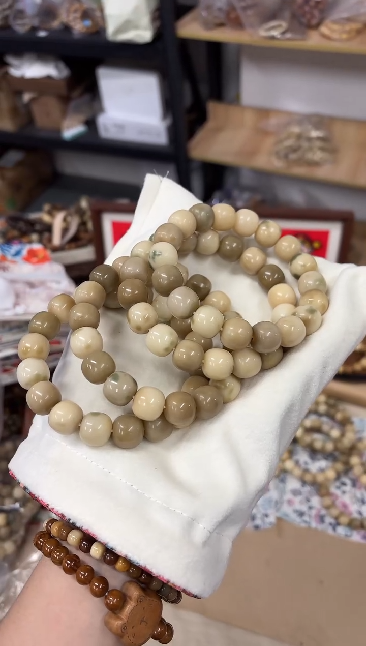 手串菩提根/象牙果14.8莫高窟雪花酥（609）