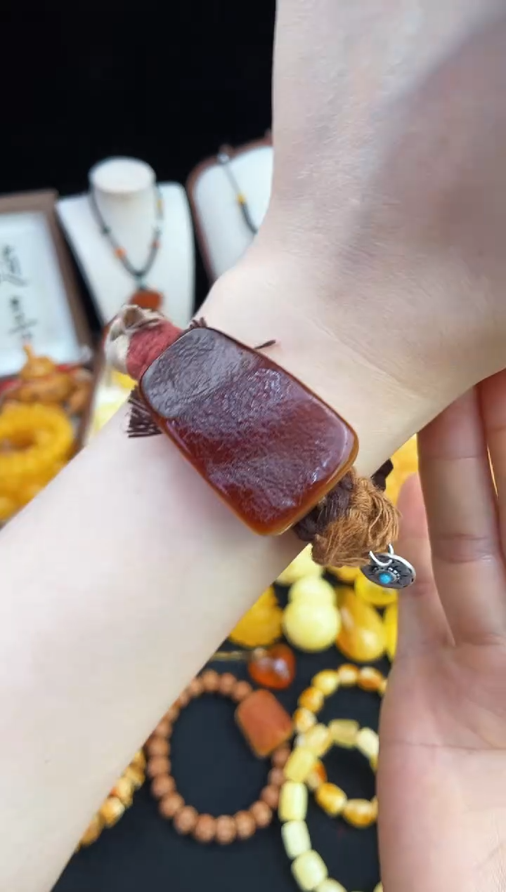 未镶嵌琥珀珠宝奇石柒月