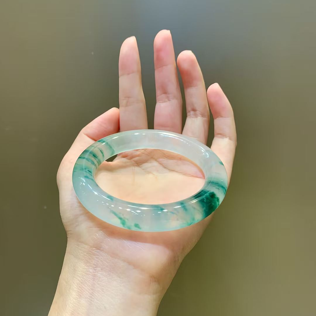 缅甸高冰A货翡翠手镯