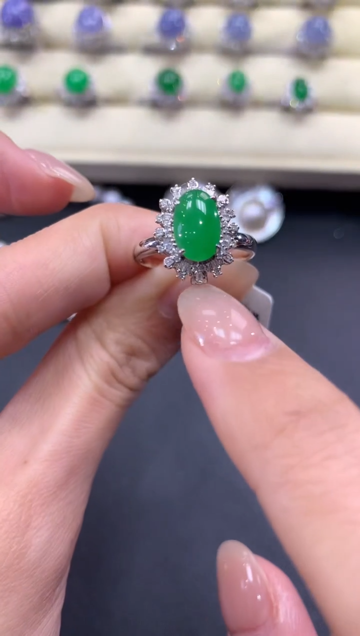 【闪购商品】翡翠戒指18K金镶嵌a189