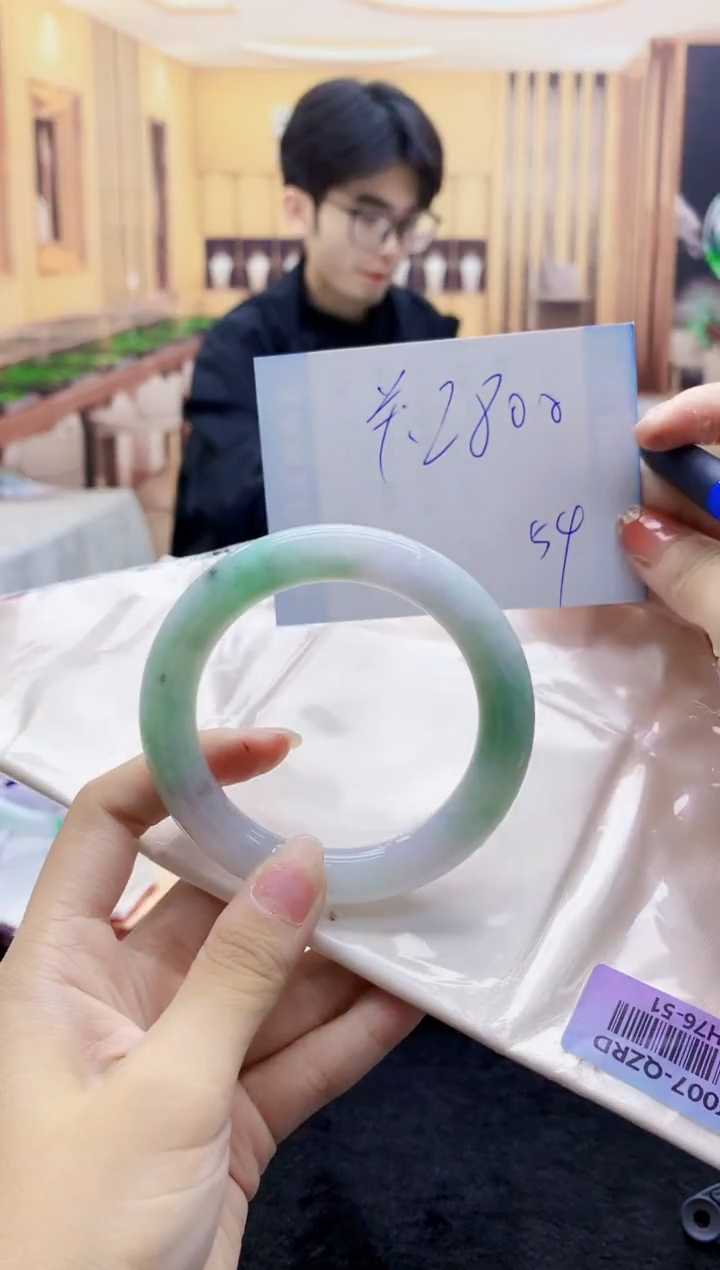 【闪购商品】翡翠手镯未镶嵌    H76-51