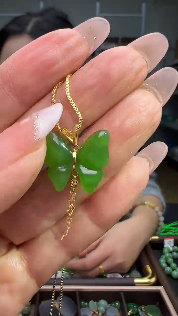 颈饰18K金镶嵌和田玉(多样性发货.发其一）11.02.97