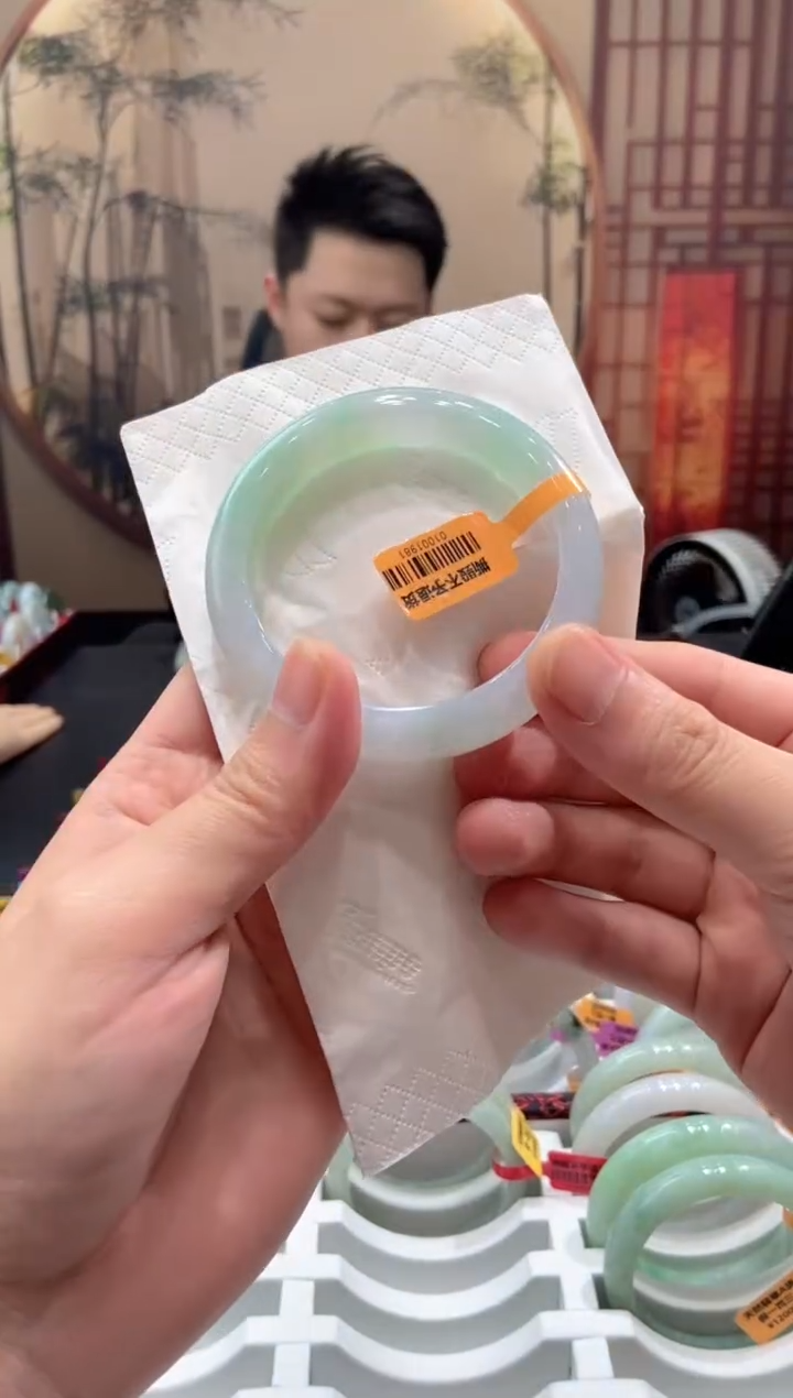 翡翠手镯未镶嵌烟**胧000022060