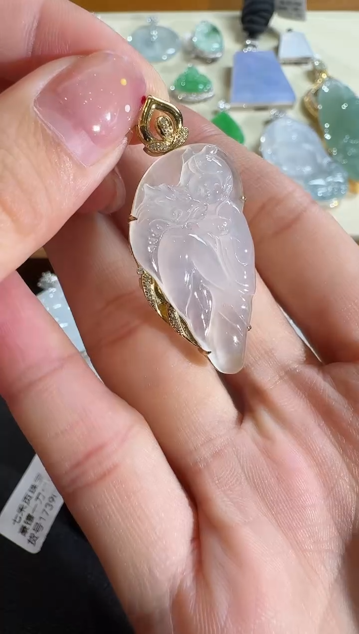 【闪购商品】翡翠吊坠(不含链)18K金镶嵌【源头工厂】钻石镶嵌