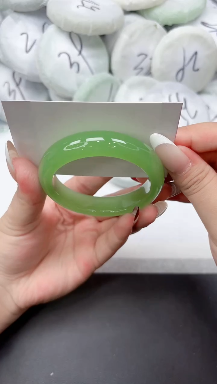 未镶嵌手镯石英质玉38-56.3