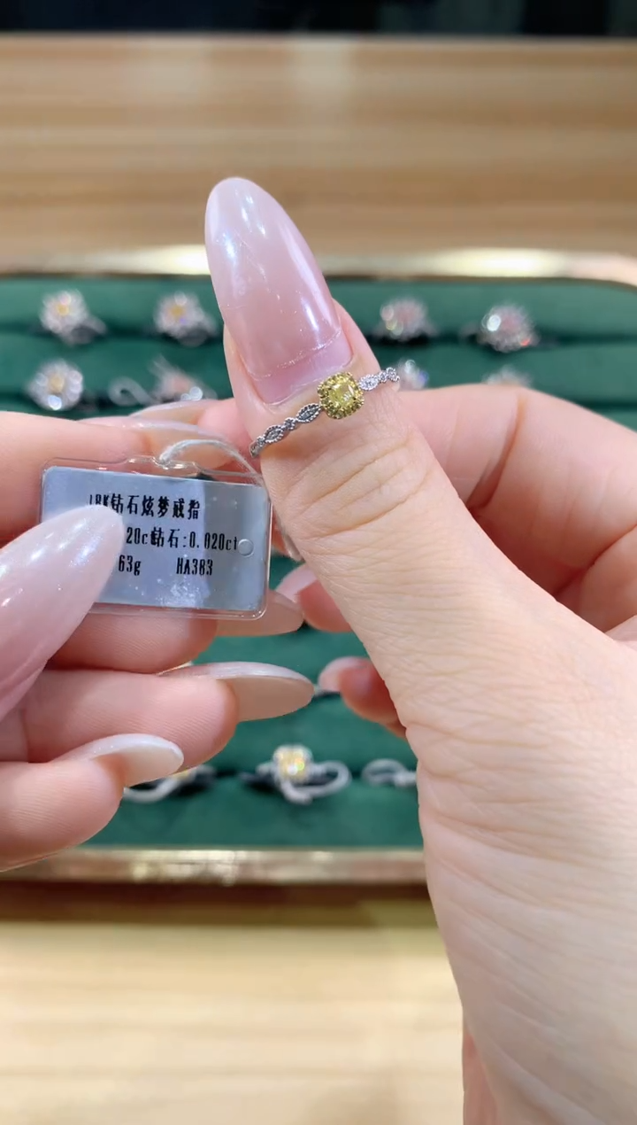 18K金镶嵌戒指钻石戒指